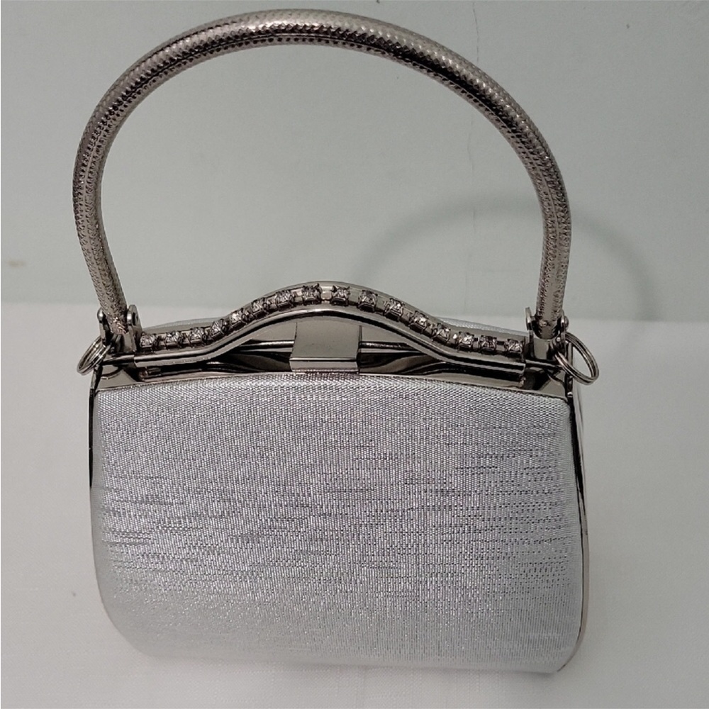 Women Elegant Silver Color Clutch - Picture 3 of 12